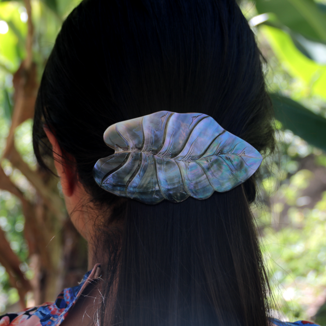hairstyle hair clip tahitian design nacre pearl handmade by Prokop Tahiti