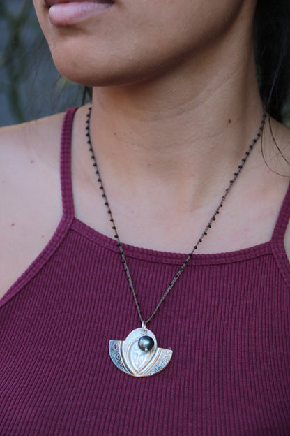 Handmade necklace boho nacre tahitian pearl with maori design
